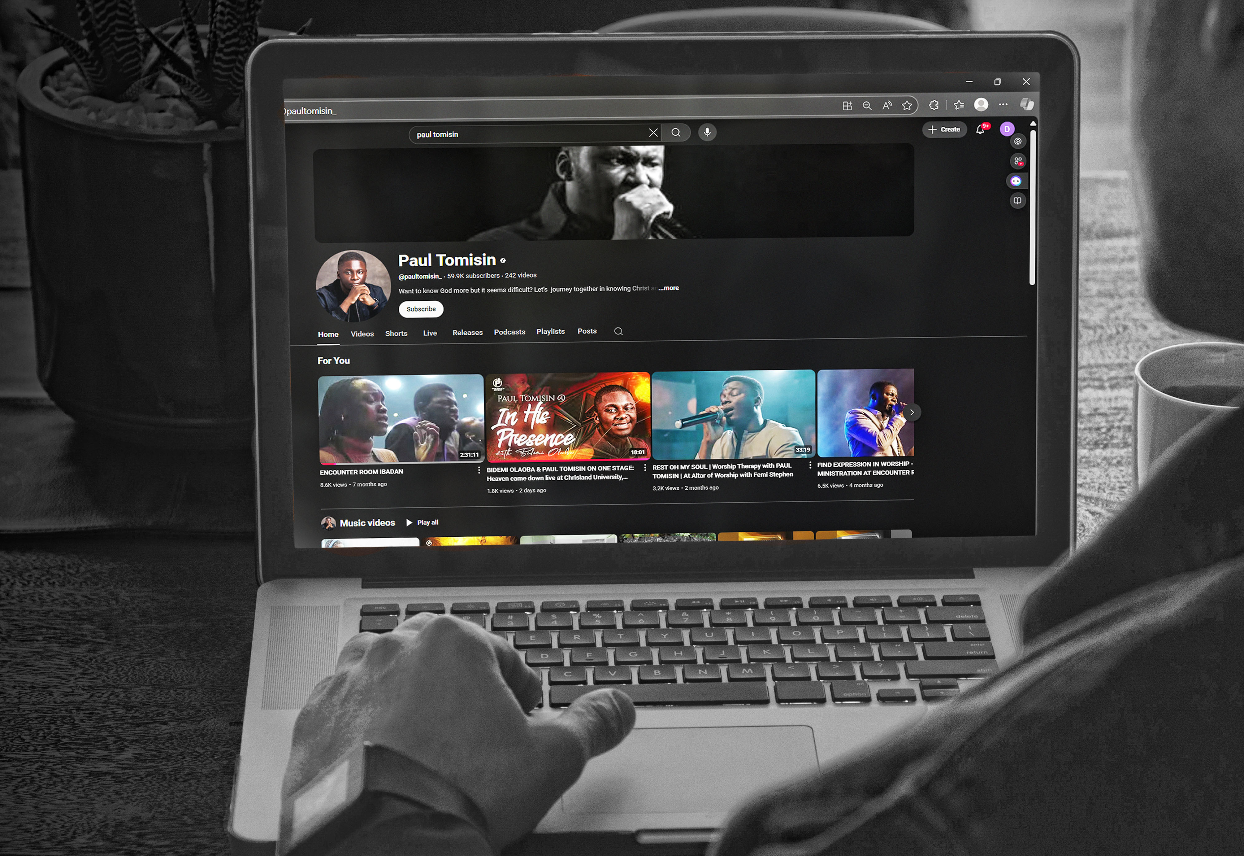 Multiple devices showing website